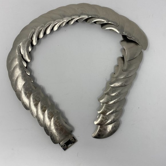 vintage unbranded metal scalloped stretch belt main image 4